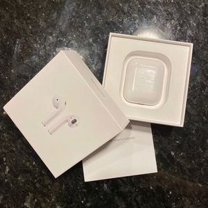 SOLD Apple Airpods